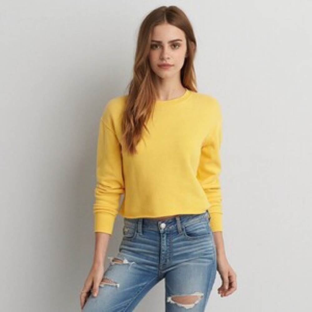 90's inspired cropped yellow sweatshirt