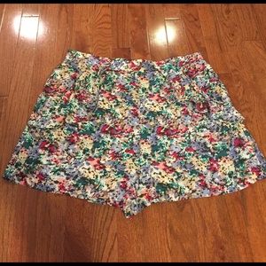 NWT BCBG Generation Floral Print Shorts - size L