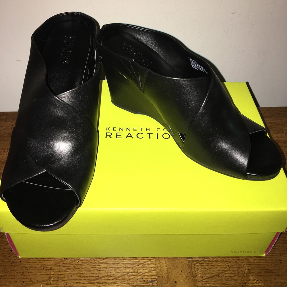 Kenneth Cole Slides