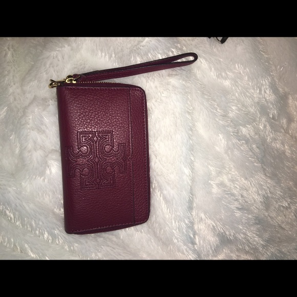 Tory Burch Handbags - Tory Burch Harper Wristlet