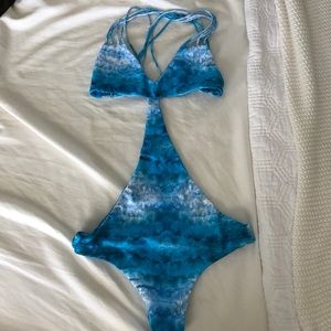 Mikoh Makaha One Piece