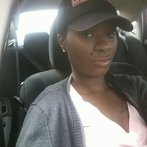 Meet your Posher, Tiffany