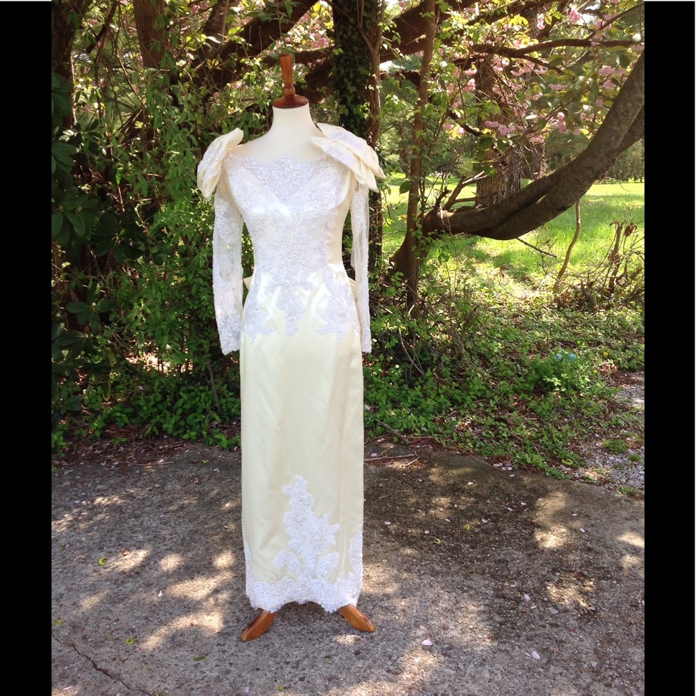 Vintage Wedding Dress - Picture 9 of 9