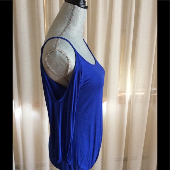 JOLIE USA blouse with open shoulders. Size M - Picture 2 of 4