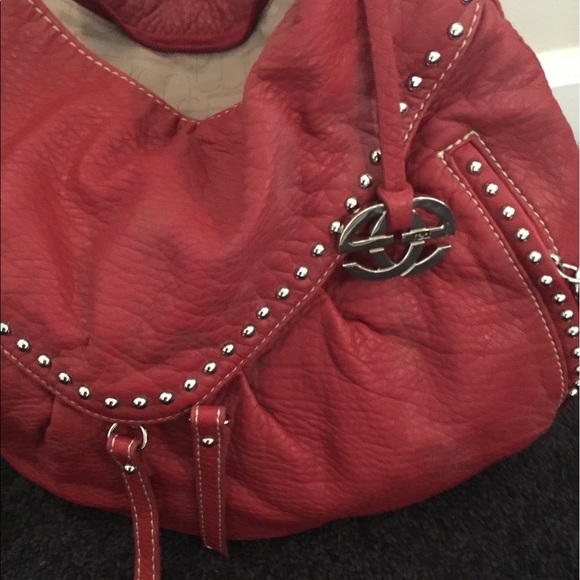Guess red soft leather slouchy purse like new !!! - Picture 2 of 3