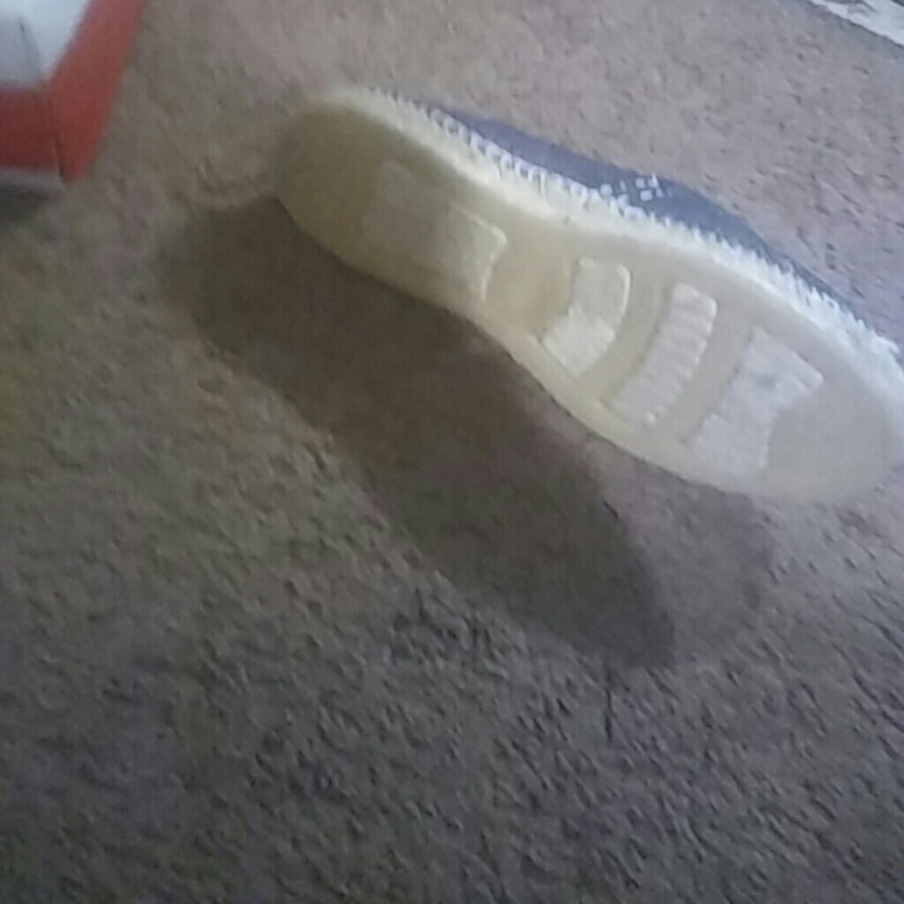 Shoes - Picture 2 of 4