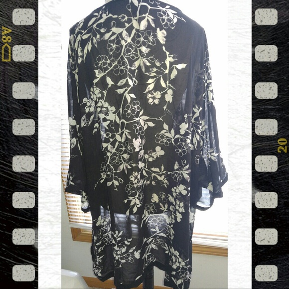 New! Fashion Bug Lightly Sheer, Plus Sz 3X Tunic - Picture 3 of 4