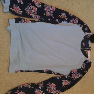 Flowy Floral shirt!