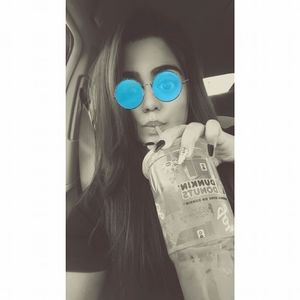 Meet your Posher, Zaynab