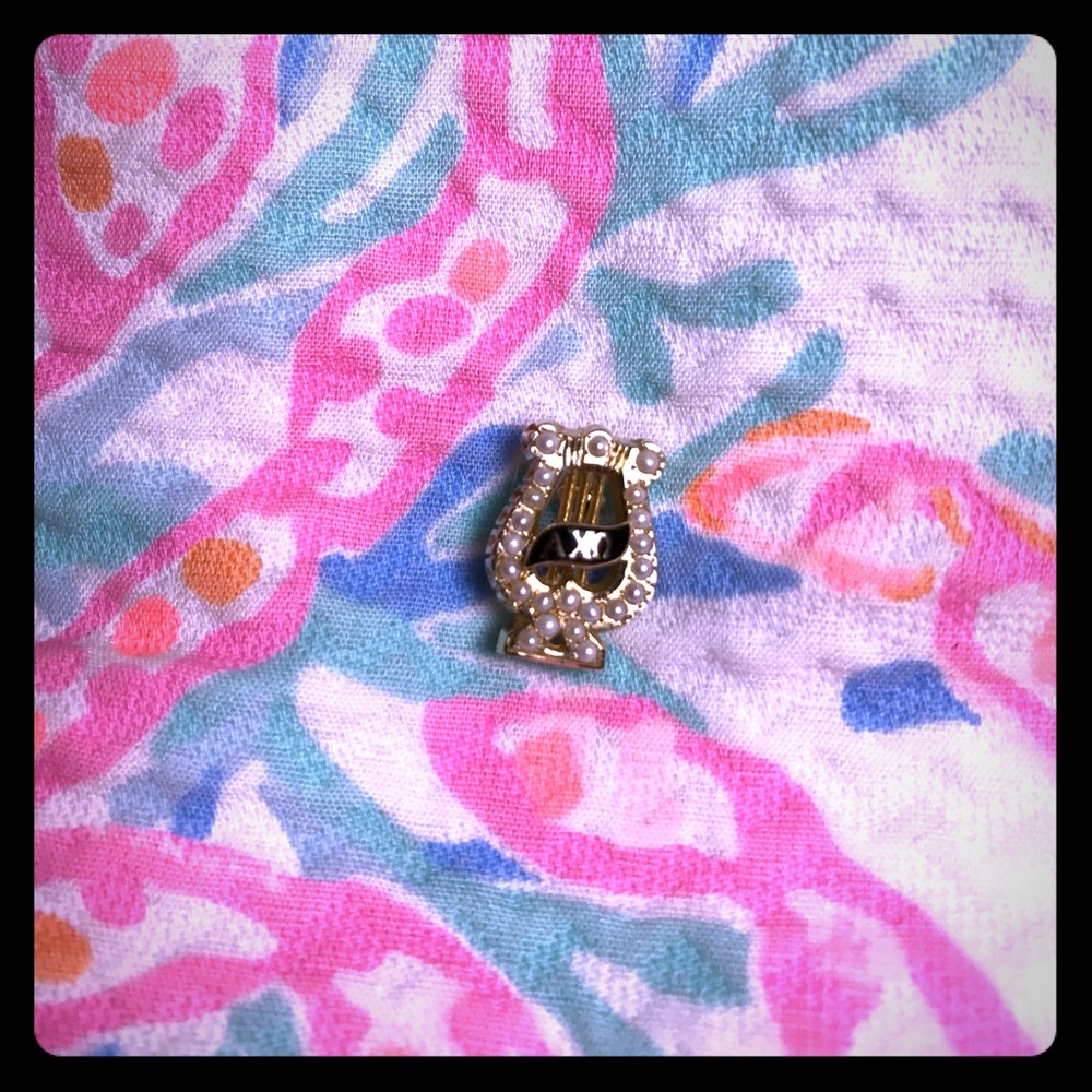 Alpha Chi Omega Member Pin