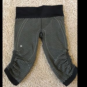 Lululemon Flow and Go crop size 6
