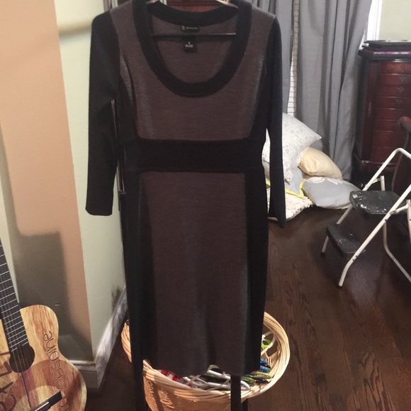 Dress - Picture 1 of 4