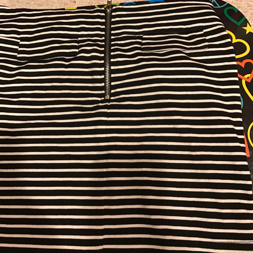 Skirt - Picture 3 of 3