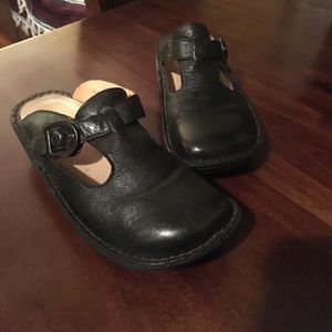 PG lite clogs
