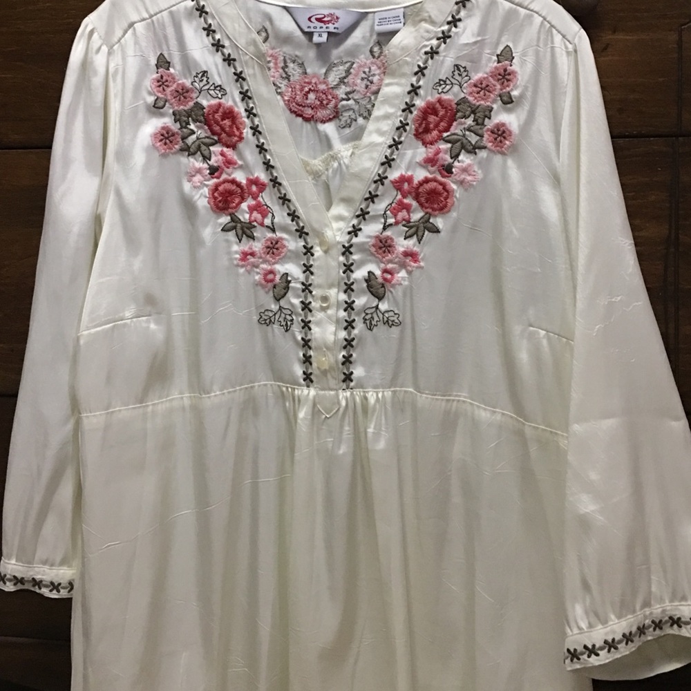 Beautiful empire waist shirt.