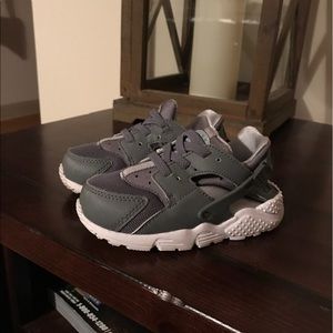 Gray Huaraches