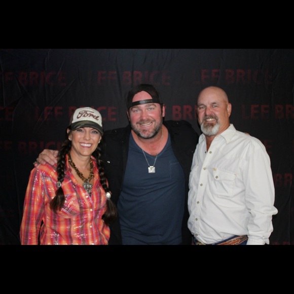 Meet your Posher, Lisa - Picture 3 of 3