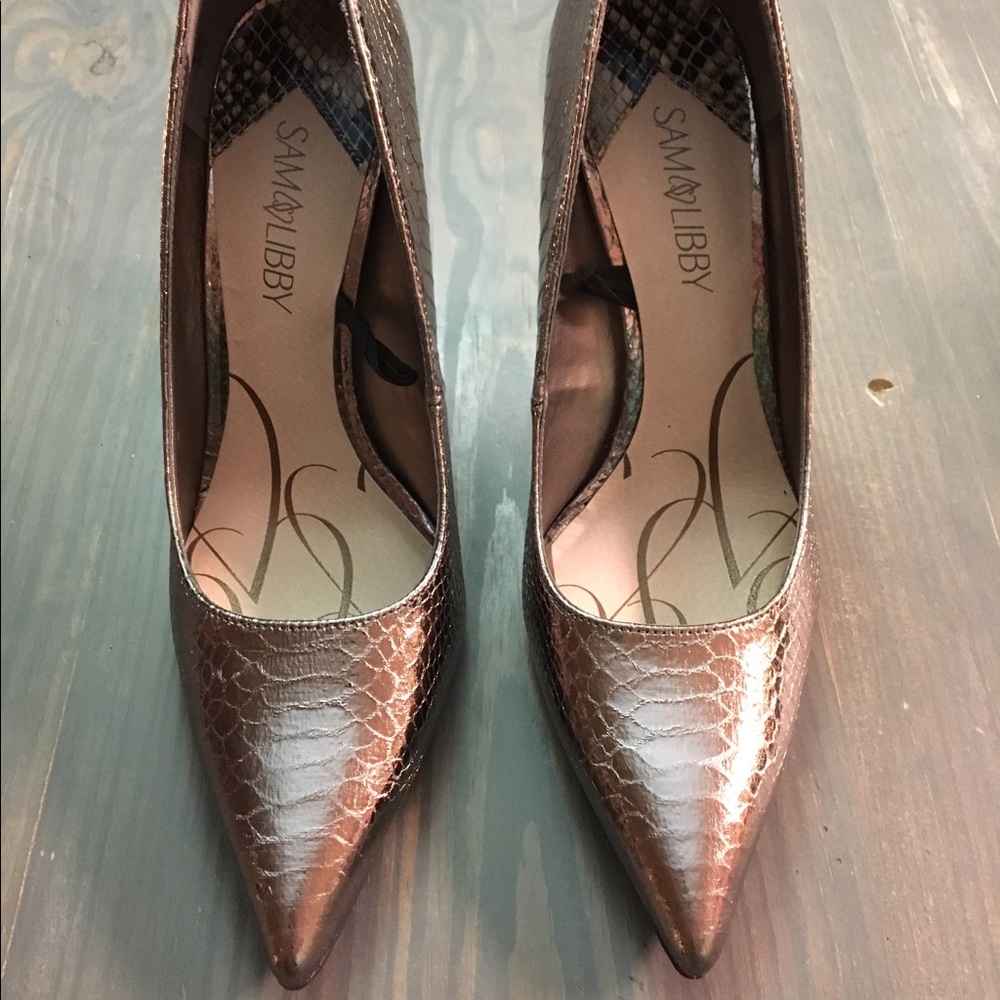 Sam & Libby pumps.