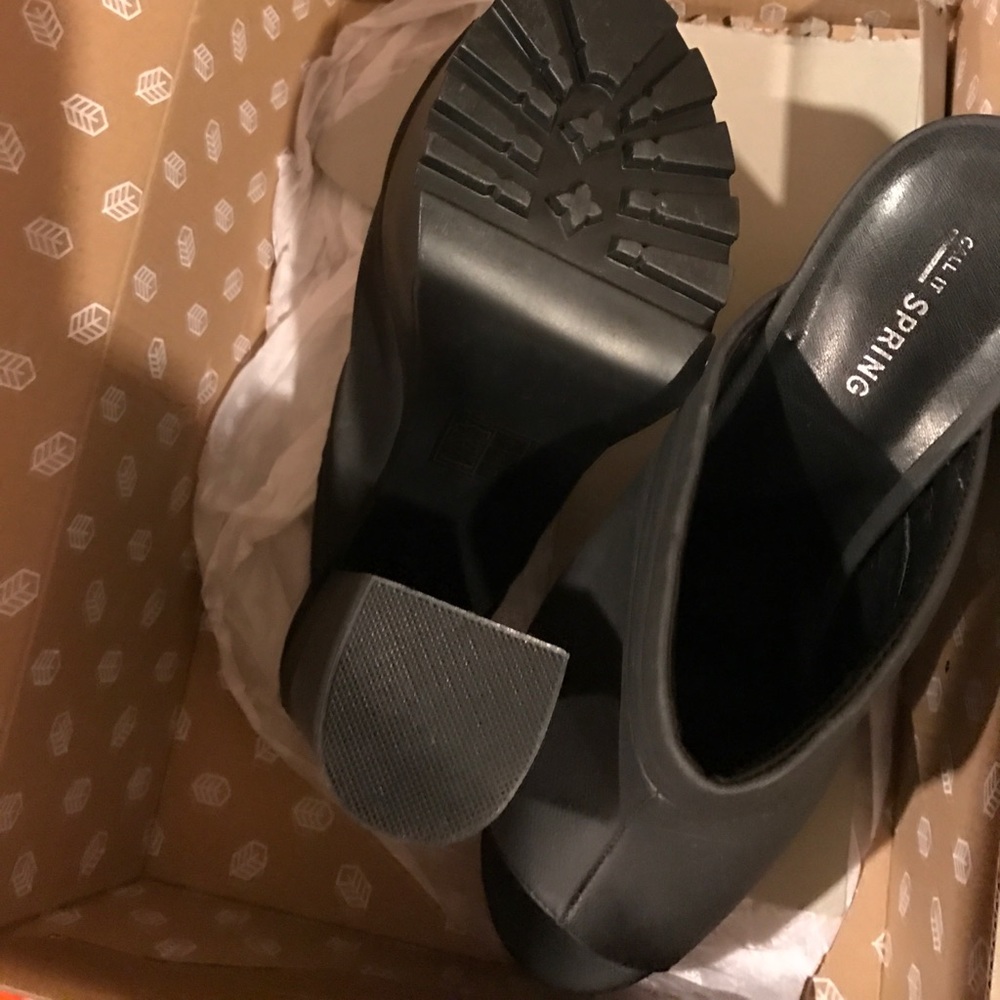 Never wore - Picture 3 of 3