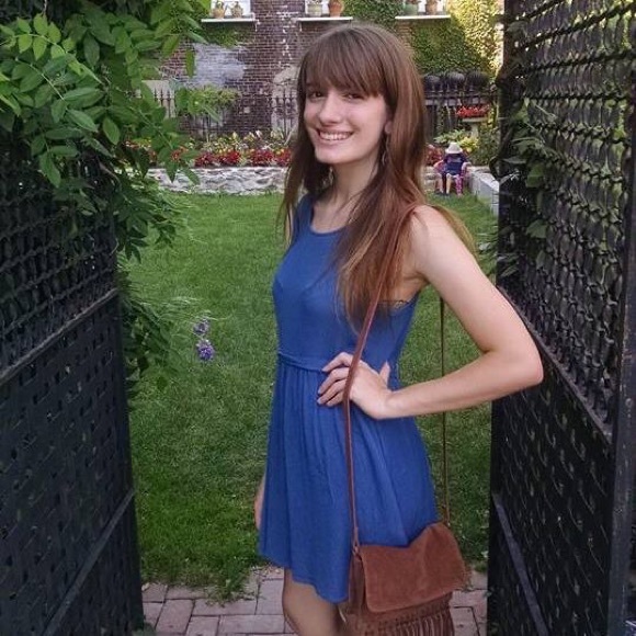 Meet Your Posher π» Zoey π - Picture 3 of 3