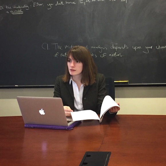 Meet Your Posher π» Zoey π - Picture 2 of 3