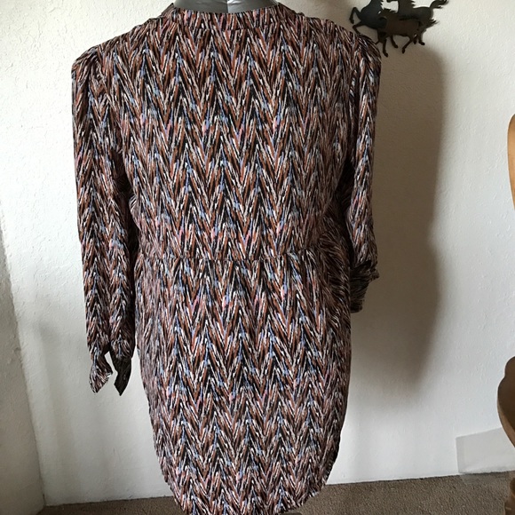 Super cute chevron design flowing top - Picture 3 of 4