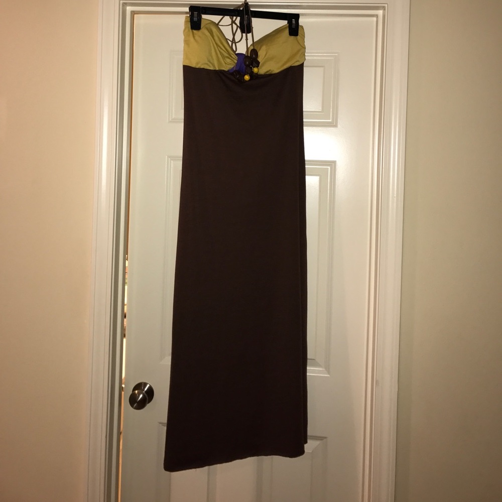 Brand new w/ tags and never worn Halter Maxi dress