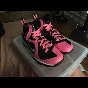 Nike lebron 9 pink