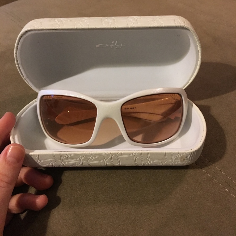 Oakley Ravishing Pearl and Brown sunglasses