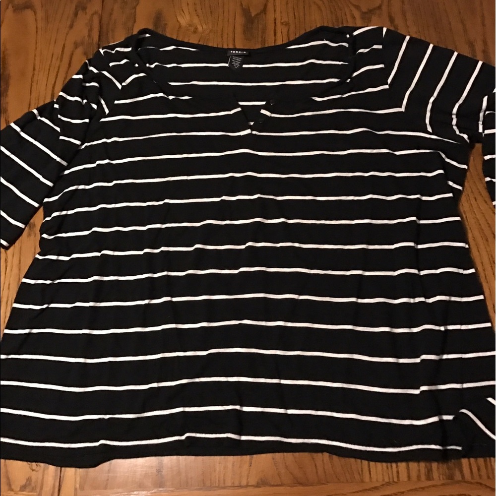 Black and white striped 3/4 length top