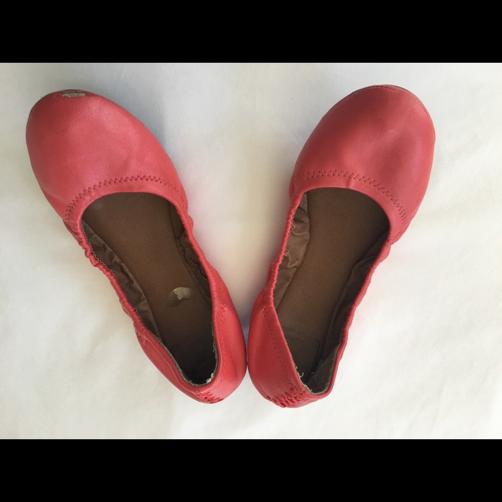 Red Size 7 Lucky Red leather ballet flats.