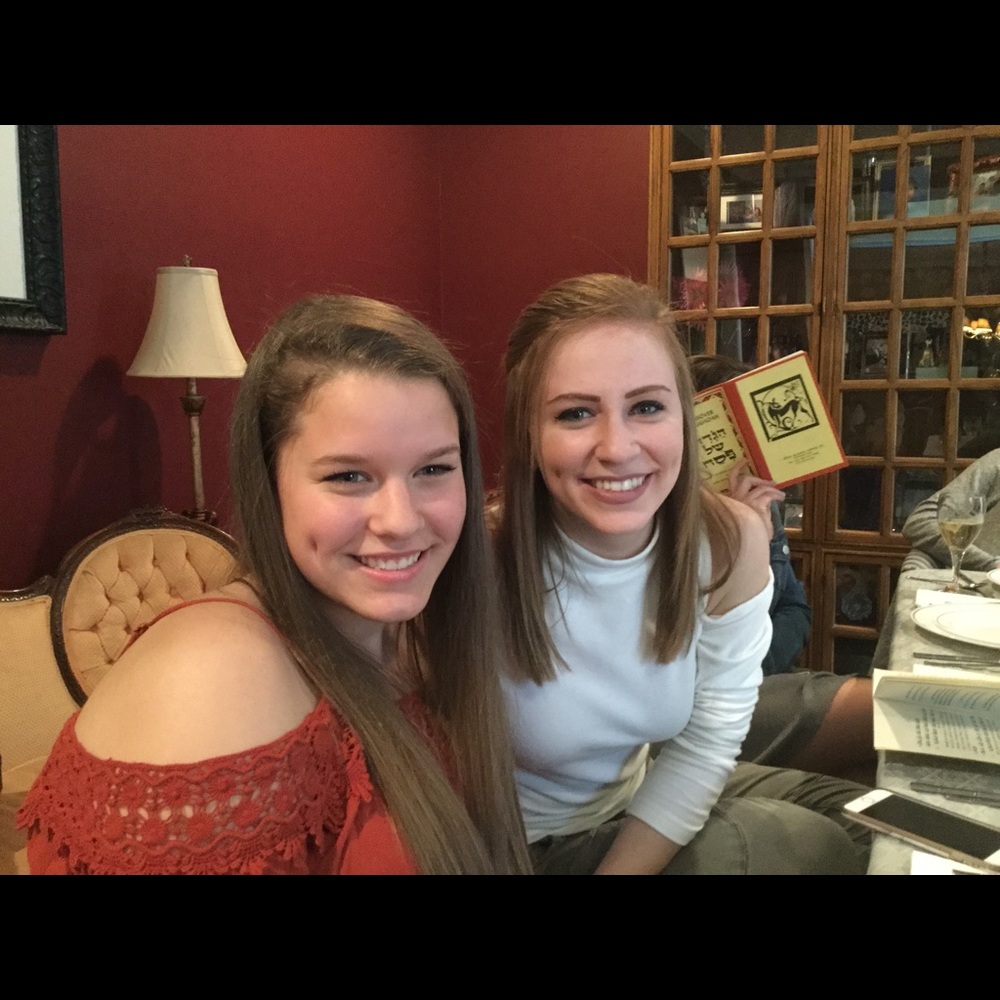 Meet your Posher, Jolie