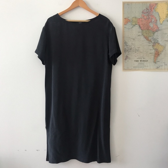 Aritzia Dresses & Skirts - Aritzia Babaton Thornton Dress in Black