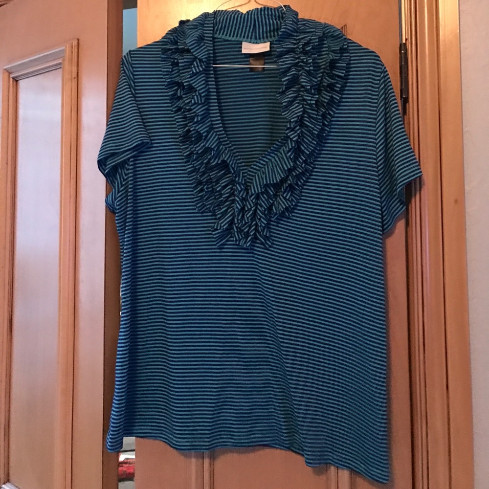 Cute ruffled neck shirt