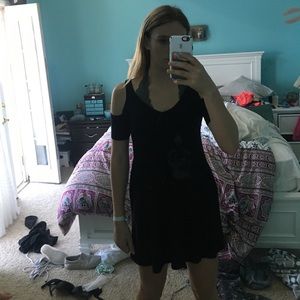 NWT BLACK FLOWEY DRESS