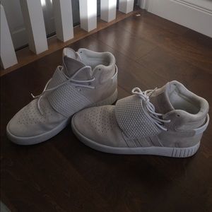 Tubular invader straps