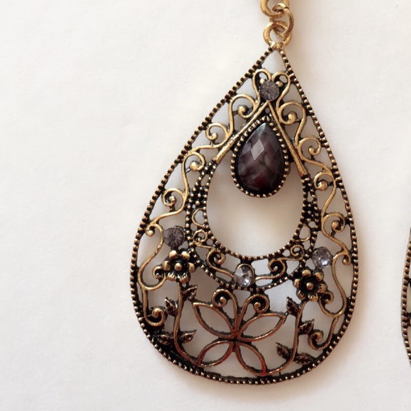A68 Antique Beautiful Mesh Design Teardrop Earring - Picture 2 of 3