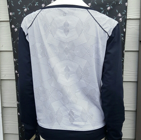 Fabletics Espoo Sweatshirt - Picture 4 of 4