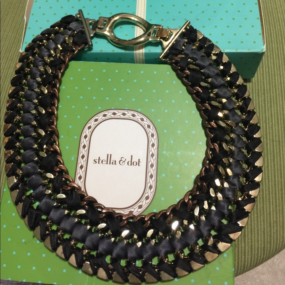 Stella & Dot Tempest Necklace