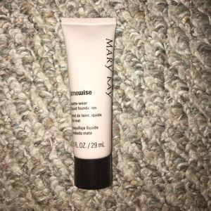 Mary Kay Timewise Matte- Wear foundation- Beige 5