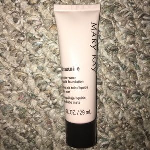 Mary Kay Timewise Matte- Wear foundation- IVORY 6