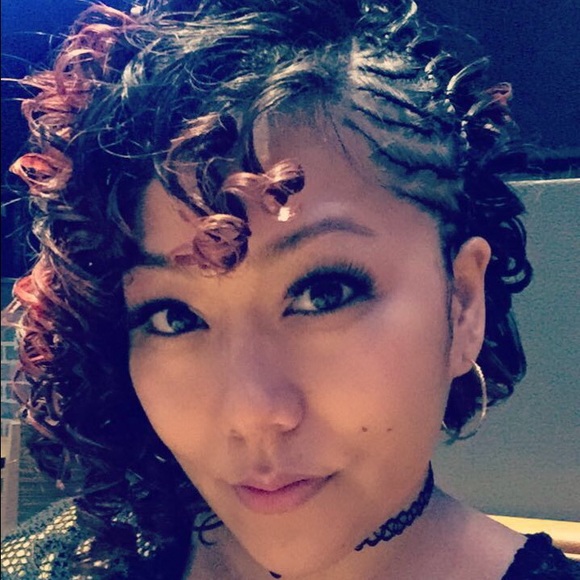 Meet your Posher, Julee - Picture 2 of 2