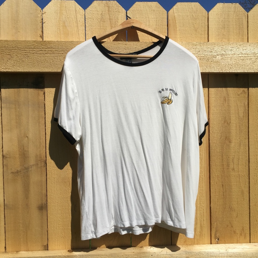 ⬇️PLUS Banana Embroidered t-shirt from Forever 21