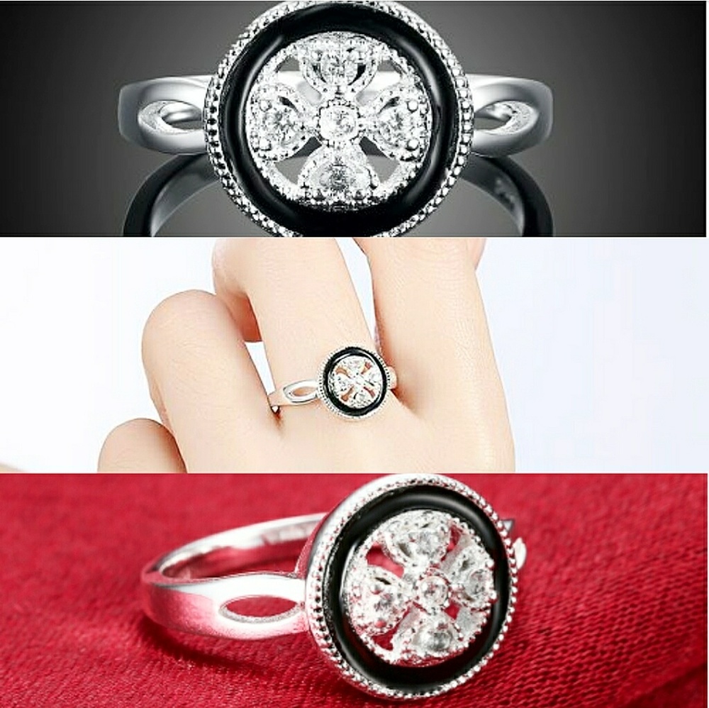 Sterling Silver Crystal Medallion Circle Ring - Picture 1 of 7