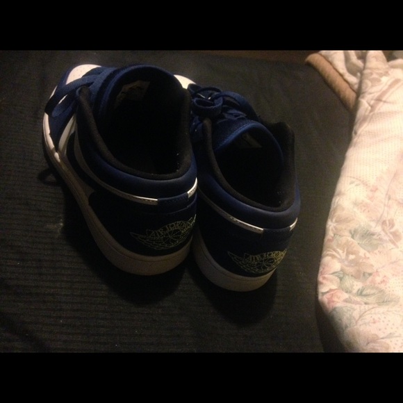 Ghost Green Low Top Jordan 1's - Picture 2 of 3