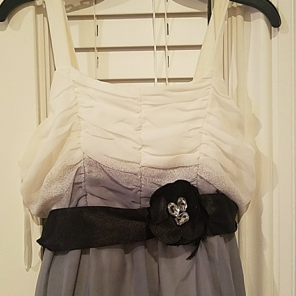 Girls sz. 14 dress - Picture 2 of 3