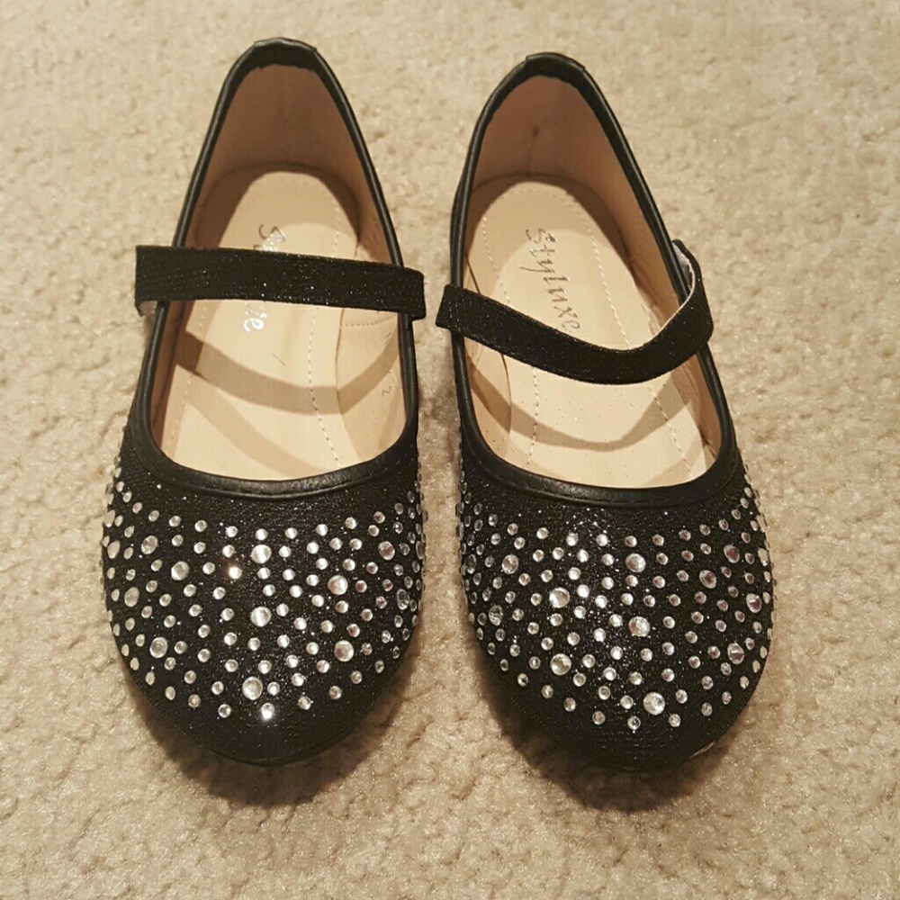 Little girl black shoes