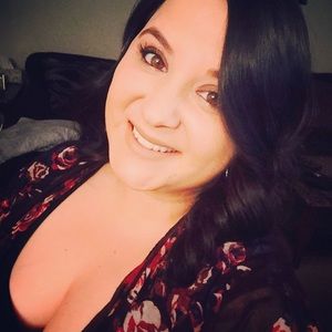 Meet your Posher, Elise