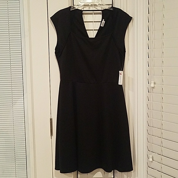Dress - Picture 1 of 3