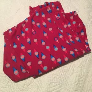 Lularoe T&C tall and curvy leggings!